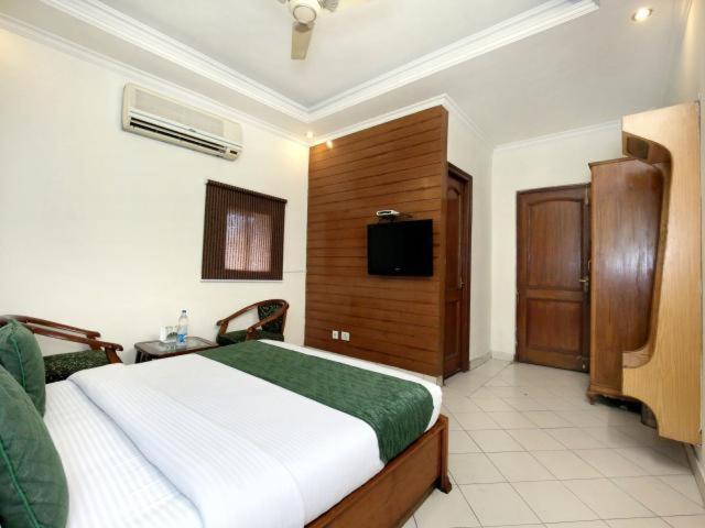 Hotel Paradise Chandigarh Luaran gambar